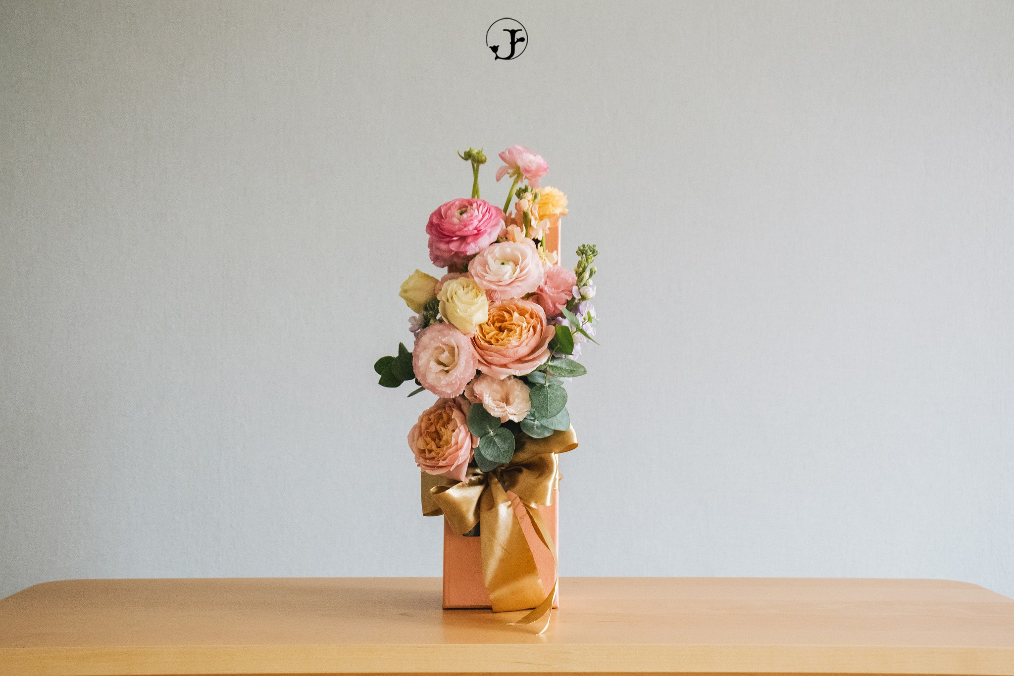 Peach flower gift box