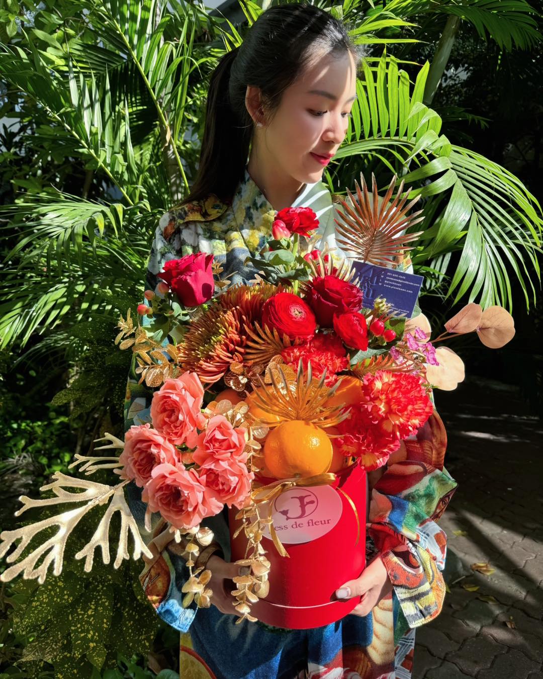 Customer with Jess De Fleur box